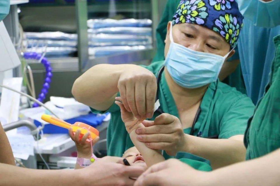 乌兰察布妇婴监护型护送