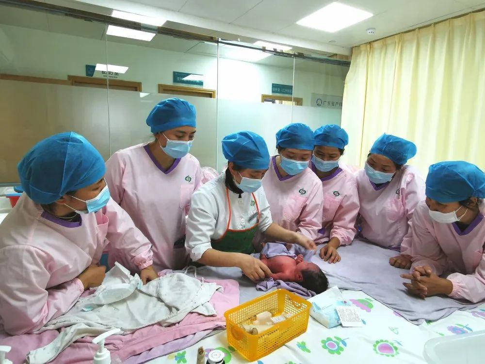 乌兰察布妇婴监护型护送